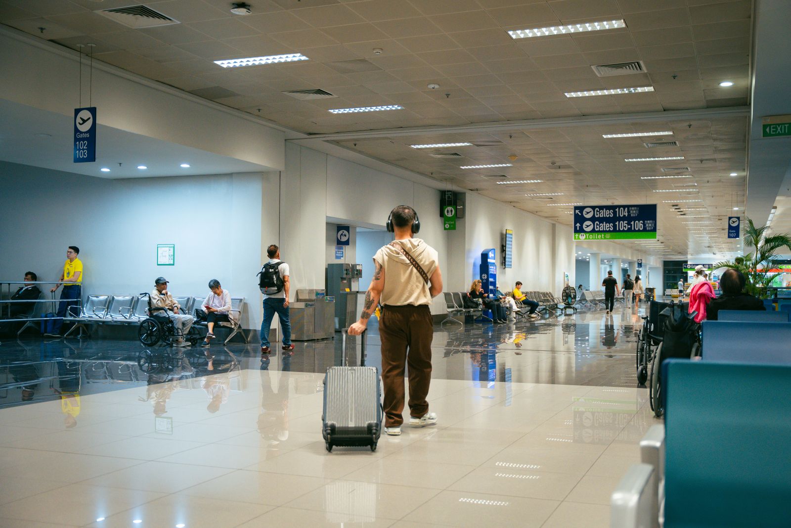 Luggage Storage at Santorini Airport: What to Do in 2026