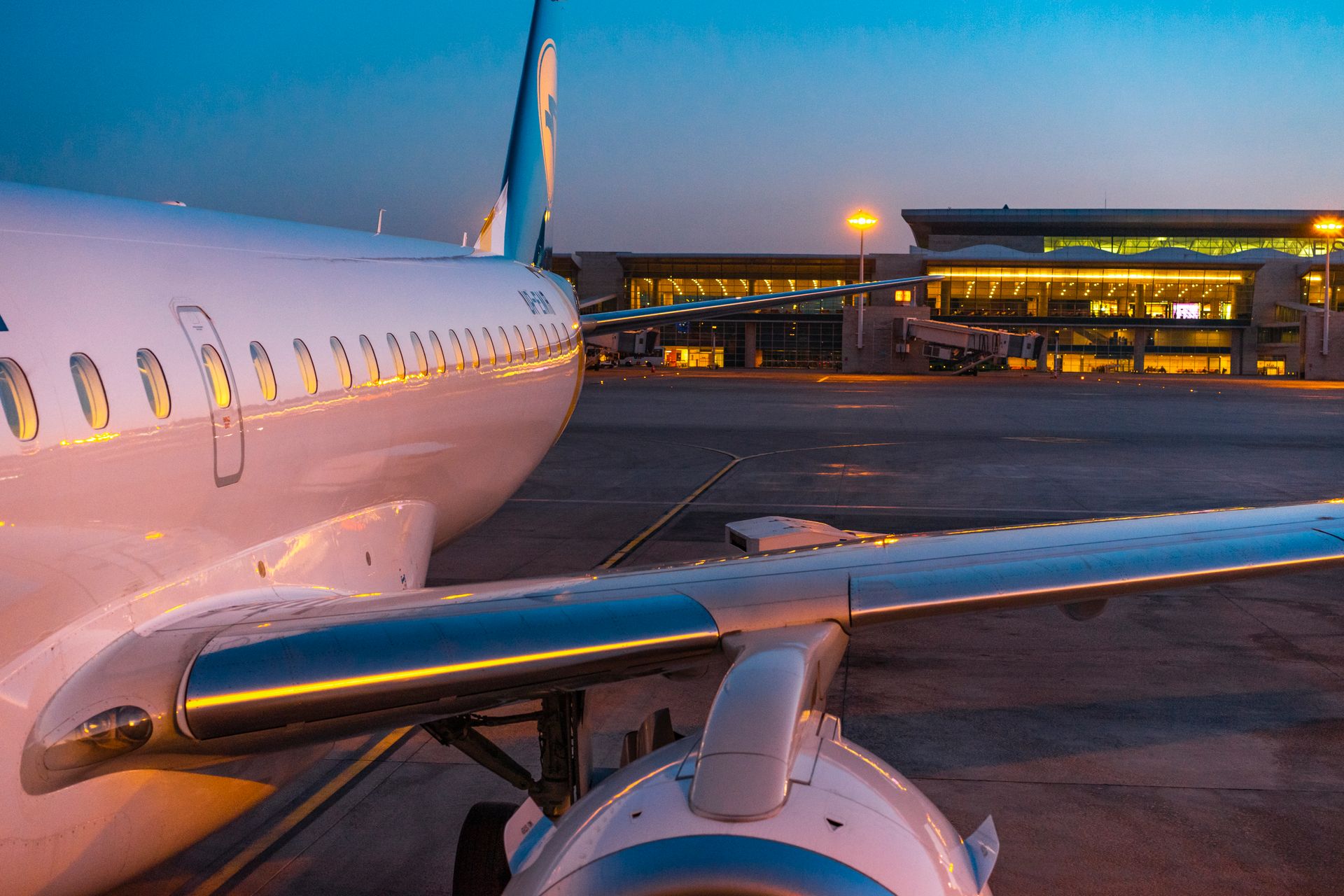Night Arrival at Santorini Airport (JTR): What to Do After the Last Bus in 2026
